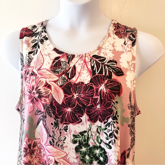 Sleeveless Floral Top. Size:Large - Picture 3 of 4